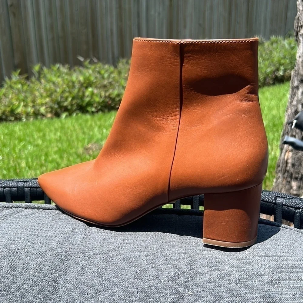New. L’Agence Jeanne II Pointed Toe Bootie in Luggage Brown SZ 38.5